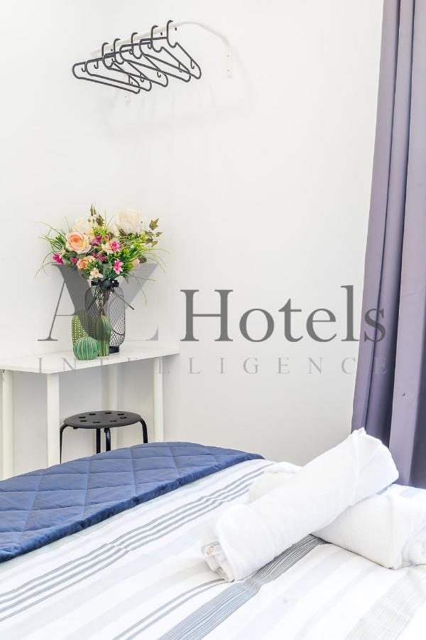 Ayz Silvela - Auto Check-In Property Malaga Bagian luar foto