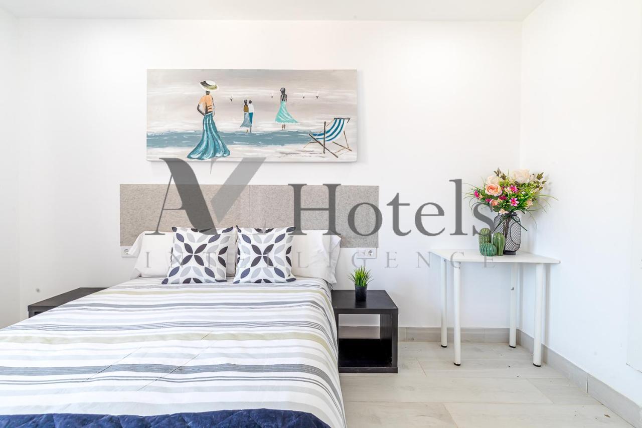Ayz Silvela - Auto Check-In Property Malaga Bagian luar foto